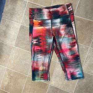 Gap active women’s L Tall below-knee leggings